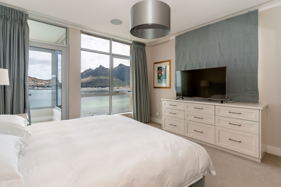 To Let 3 Bedroom Property for Rent in Hout Bay Beachfront Western Cape